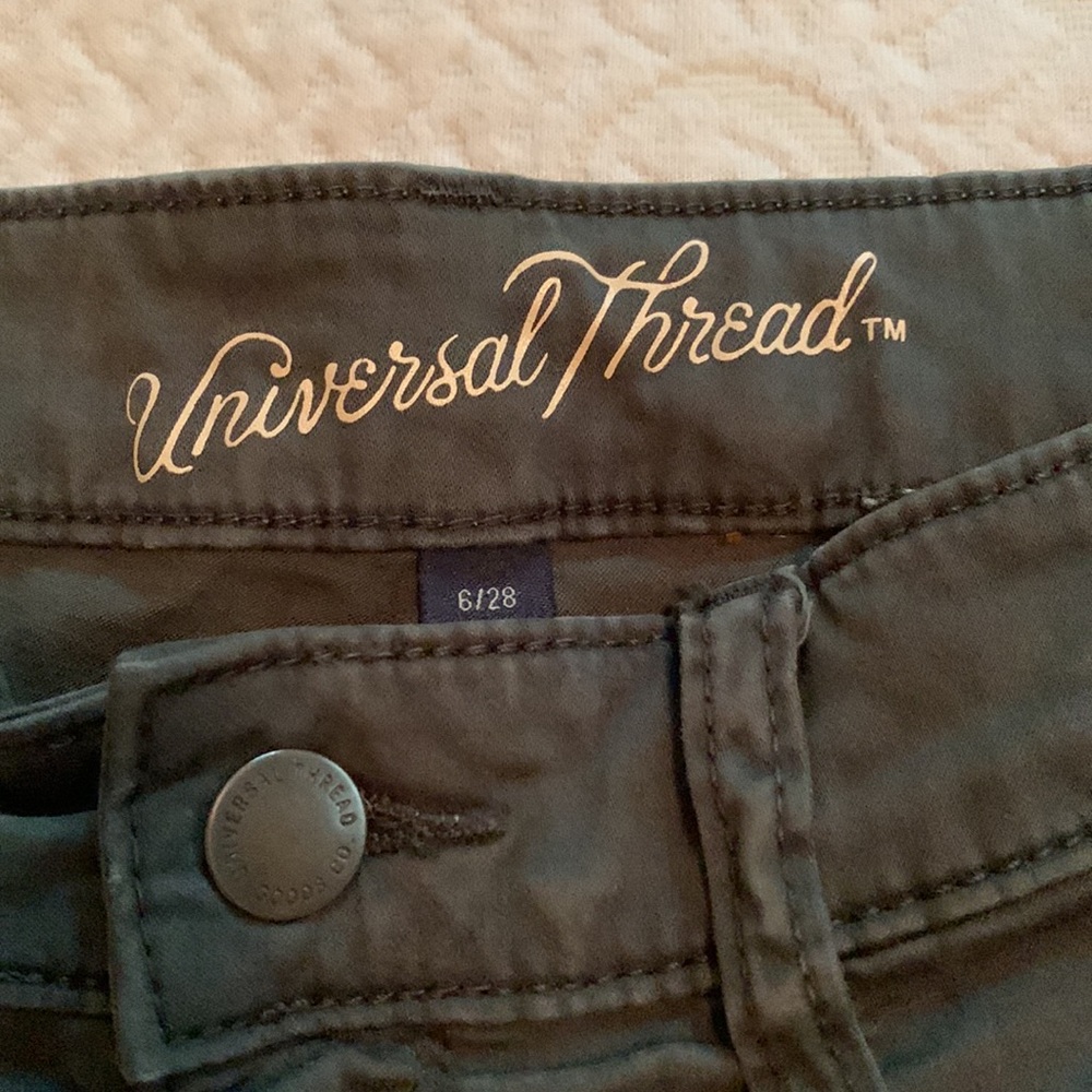 Universal Thread Shorts - Picture 2 of 8
